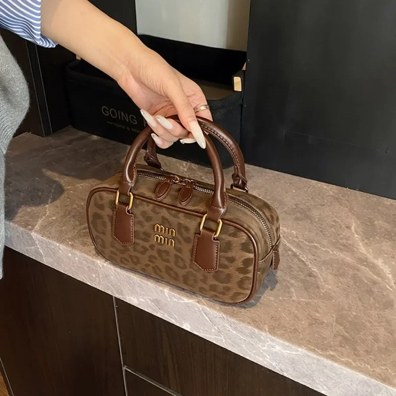 オリジナルスクエアレザーサッチェルハンドバッグ女性デザイナー - Women'S Bags Jacquemus のレビューと価格