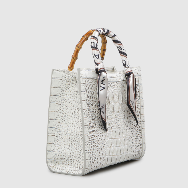 女性のためのクロコダイルパターンの革のハンドバッグ,正方形の - Women'S Bags Jacquemus のレビューと価格