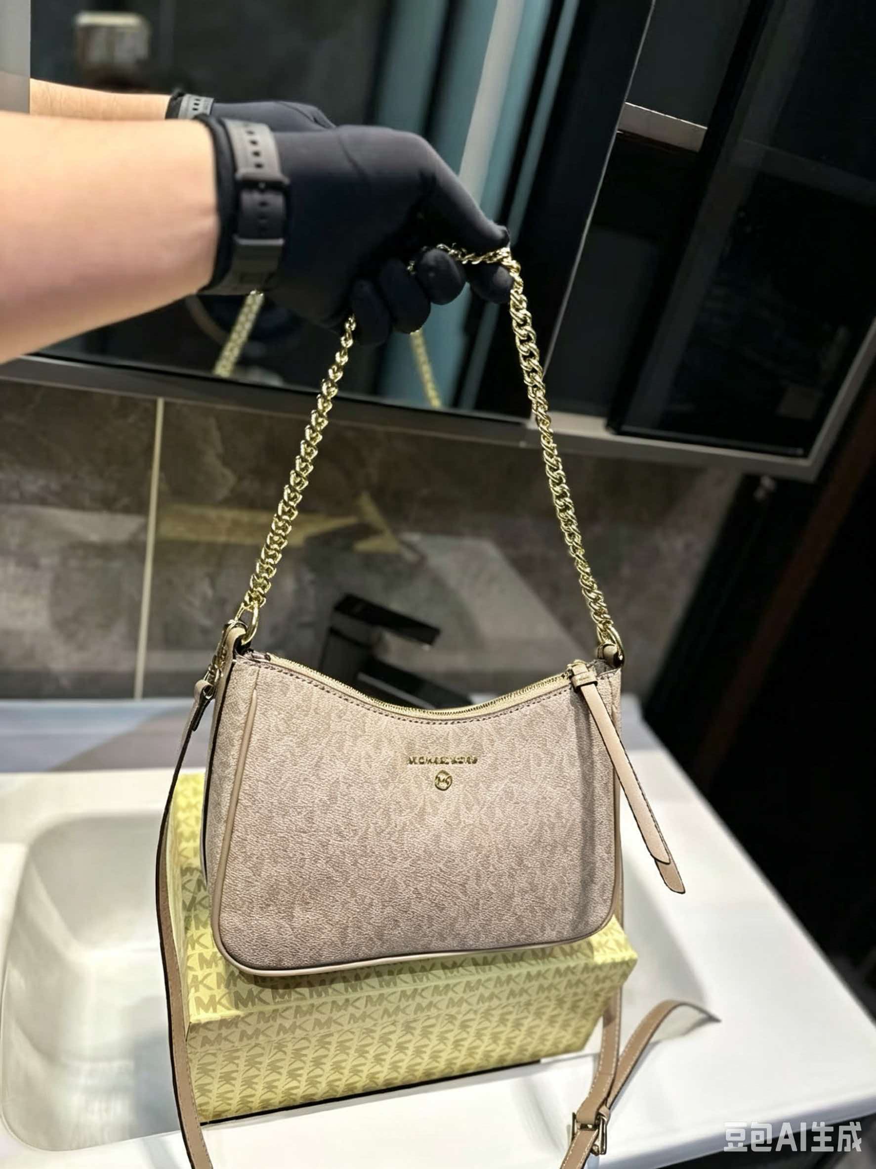 マイケルコース MK ジェットセットトラベル レディース ス - Women'S Bags Michael Kors のレビューと価格