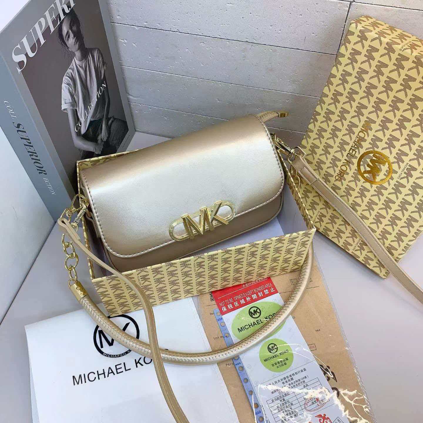 マイケルコースの女性用チェーンバッグ、新しい夏用ブラックショ - Women'S Bags Michael Kors のレビューと価格