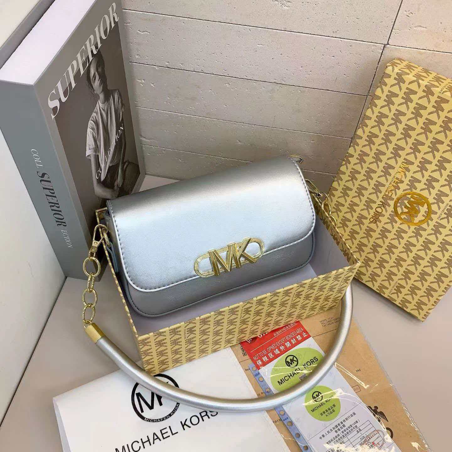 マイケルコースの女性用チェーンバッグ、新しい夏用ブラックショ - Women'S Bags Michael Kors のレビューと価格