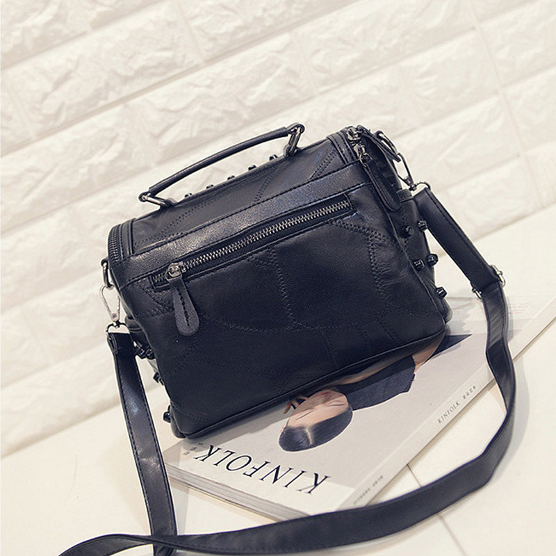 高級女性用本革バッグ シープスキンメッセンジャーバッグ ハン - Women'S Bags Jacquemus のレビューと価格