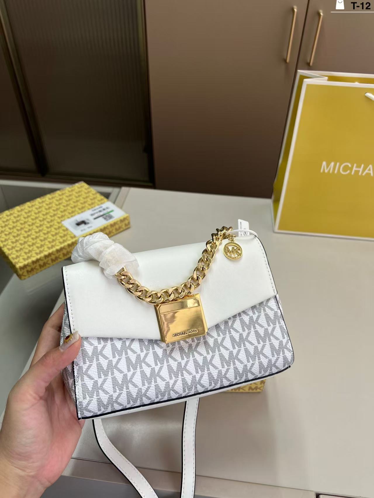 新品のマイケル・コースの女性用高級デザインショルダーバッグ、 - Women'S Bags Michael Kors のレビューと価格