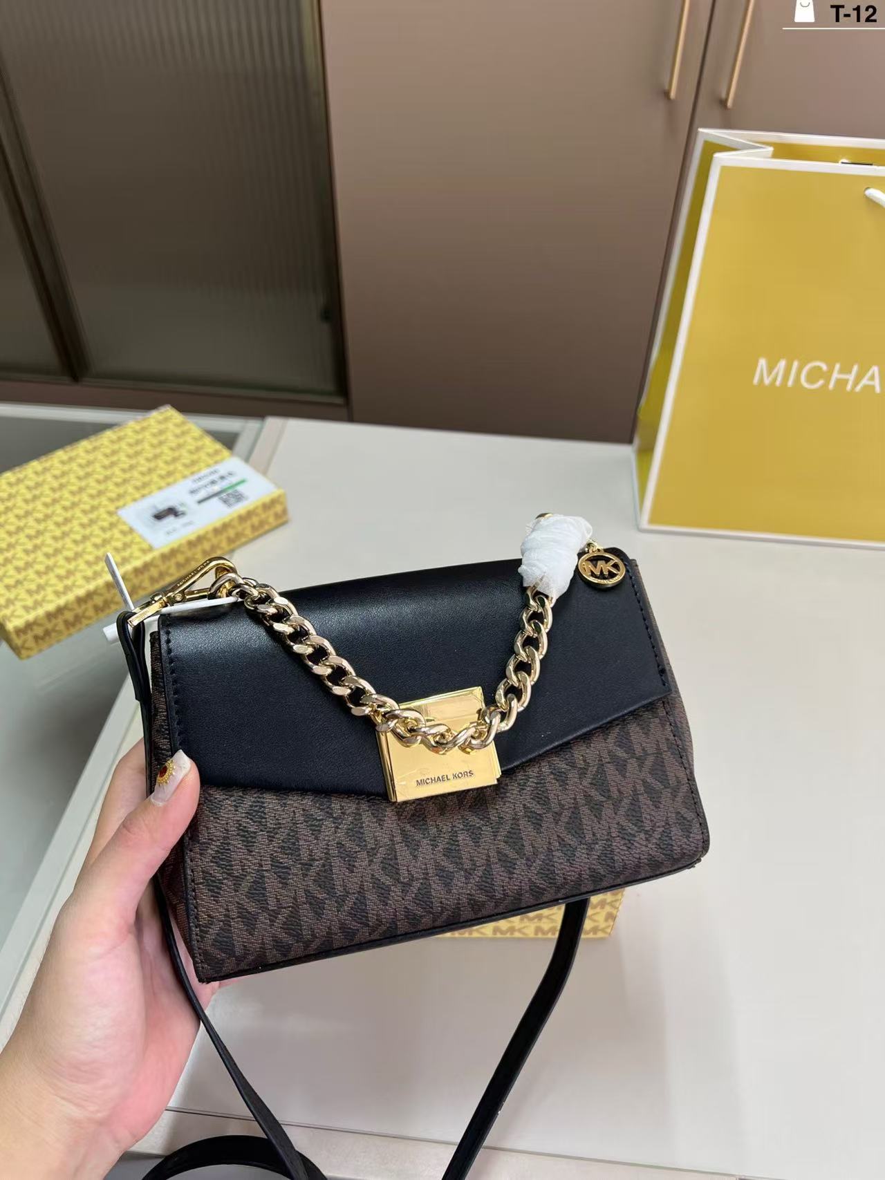新品のマイケル・コースの女性用高級デザインショルダーバッグ、 - Women'S Bags Michael Kors のレビューと価格