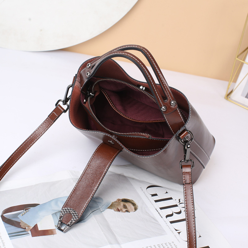 リアルオイルワックスレザー レディース バケットバッグ カジ - Doctor Bag Leather のレビューと価格