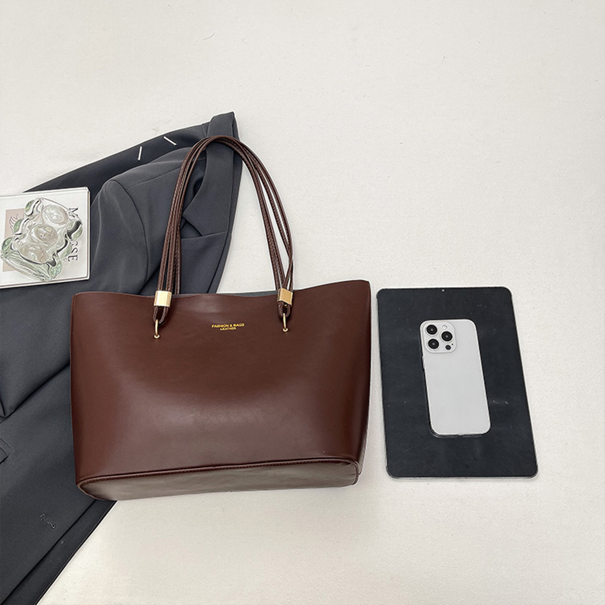日常使いに最適なファッショントートバッグ シンプルな無地 光 - Women Bags Gold のレビューと価格