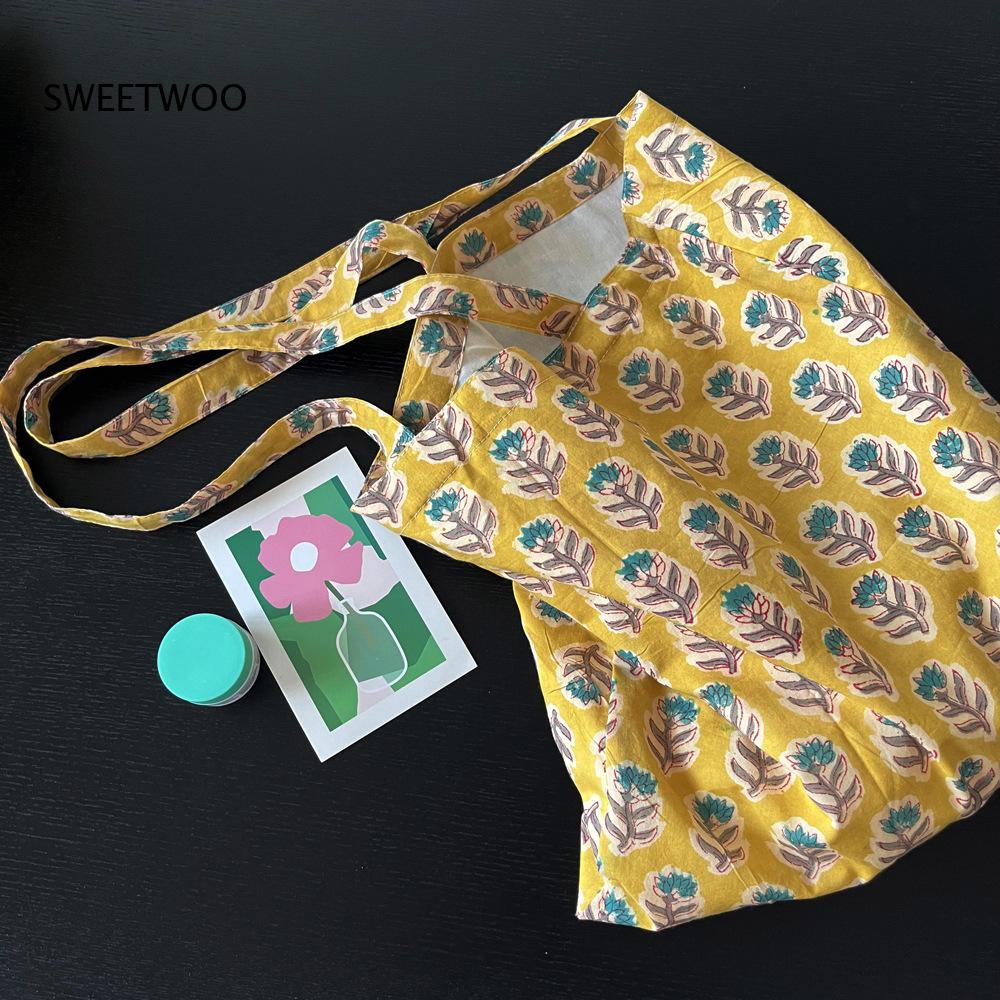 牧歌的な植物プリントのソフト織りバッグ、ヴィンテージインドブ - Women Bags India のレビューと価格