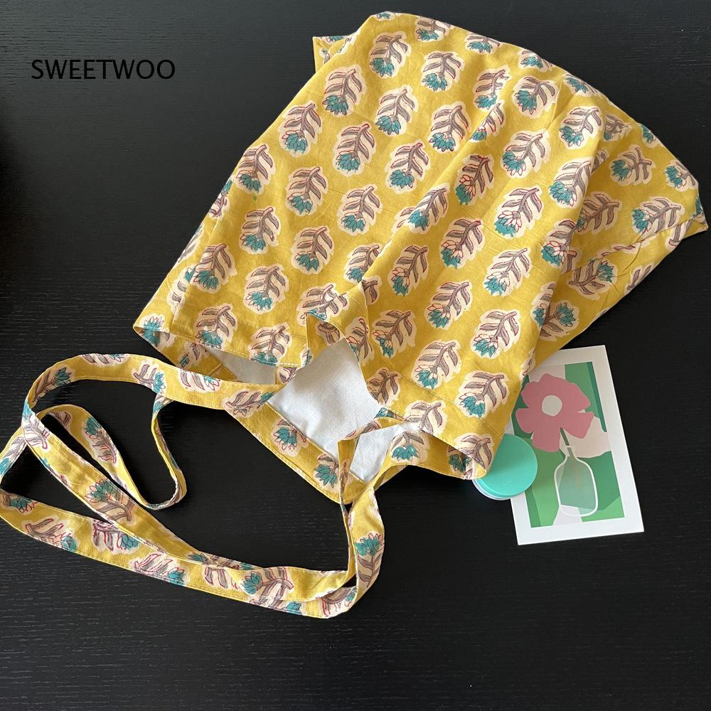 牧歌的な植物プリントのソフト織りバッグ、ヴィンテージインドブ - Women Bags India のレビューと価格
