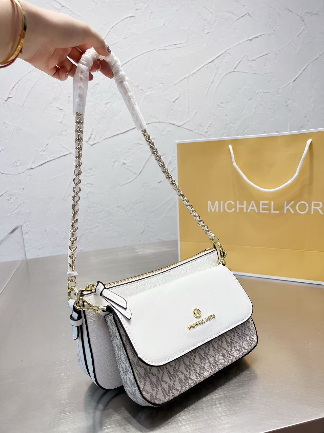 新品のマイケル・コース オール・ジェットセット レディース  - Women'S Bags Michael Kors のレビューと価格